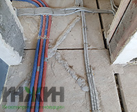 Монтаж электрики в стяжке пола дома в КП "Дачный-2"