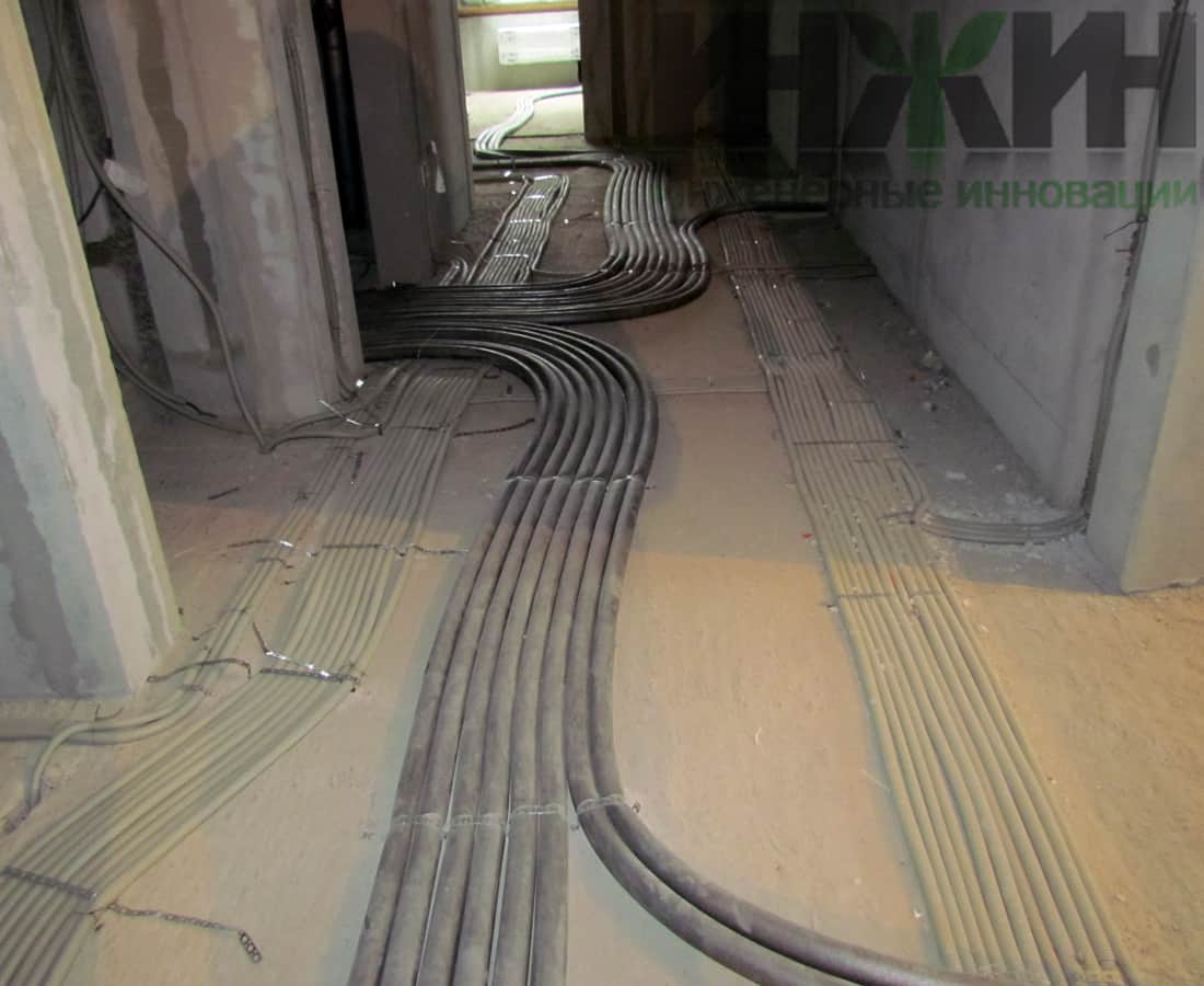 Монтаж труб системы отопления Rehau в частном доме в ЖК Воскресенское Московской области