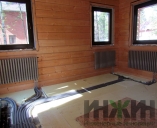 Монтаж трубчатых радиаторов отопления Гармония в доме из дерева