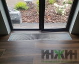 Конвектор отопления Varmann, монтаж в доме Монтаж конвекторов отопления Varmann под витражным окном