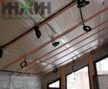 Электропроводка в металлорукаве для освещения мансарды